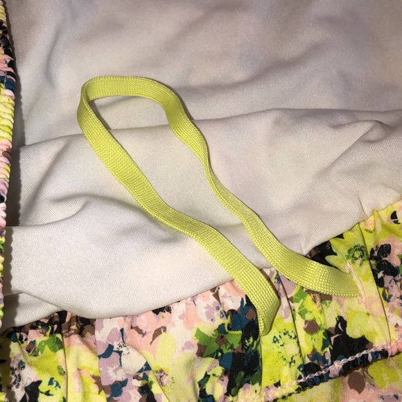 Old Navy athletic shorts size 3X with stretch tech technology - Picture 4 of 7